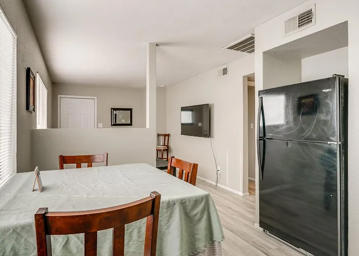 2 Mi To Dtwn & Chase Field: W/ View! Ferienhaus