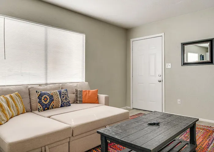 Holiday home 2 Mi To Dtwn & Chase Field: W/ View!