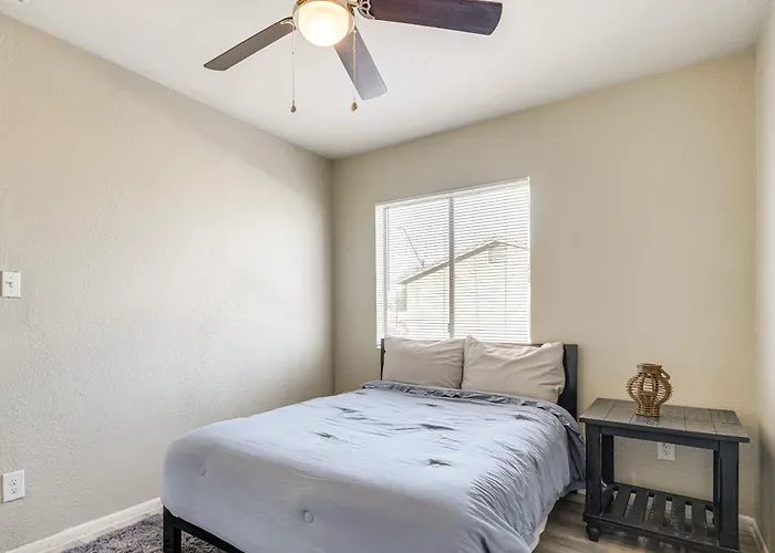 2 Mi To Dtwn & Chase Field: W/ View! Holiday home Phoenix