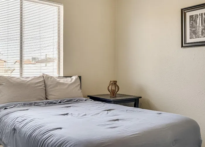2 Mi To Dtwn & Chase Field: W/ View! Holiday home Phoenix